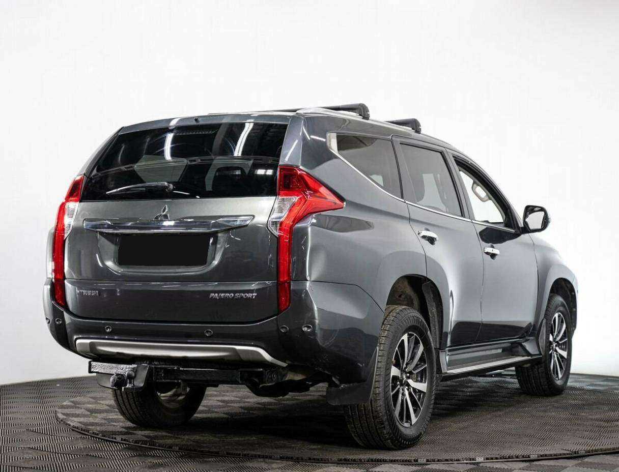Mitsubishi Pajero Sport с пробегом — 2018 год. Фото: #3