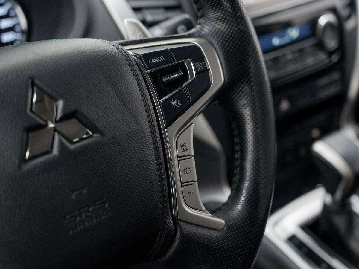 Mitsubishi Pajero Sport с пробегом — 2018 год. Фото: #12
