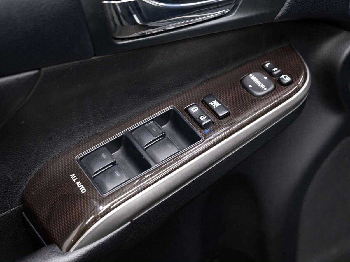 Toyota Camry с пробегом — 2018 год. Фото: #22