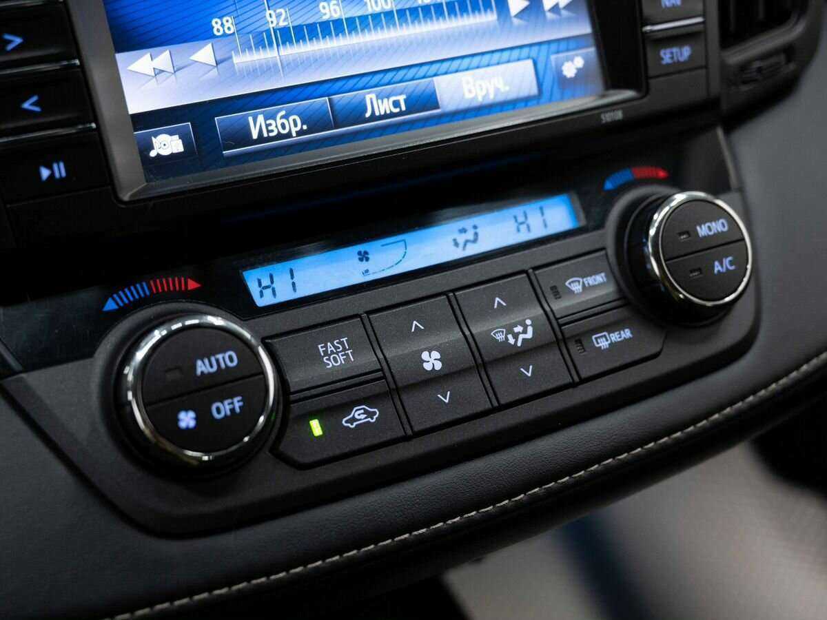 Toyota RAV4 с пробегом — 2019 год. Фото: #15