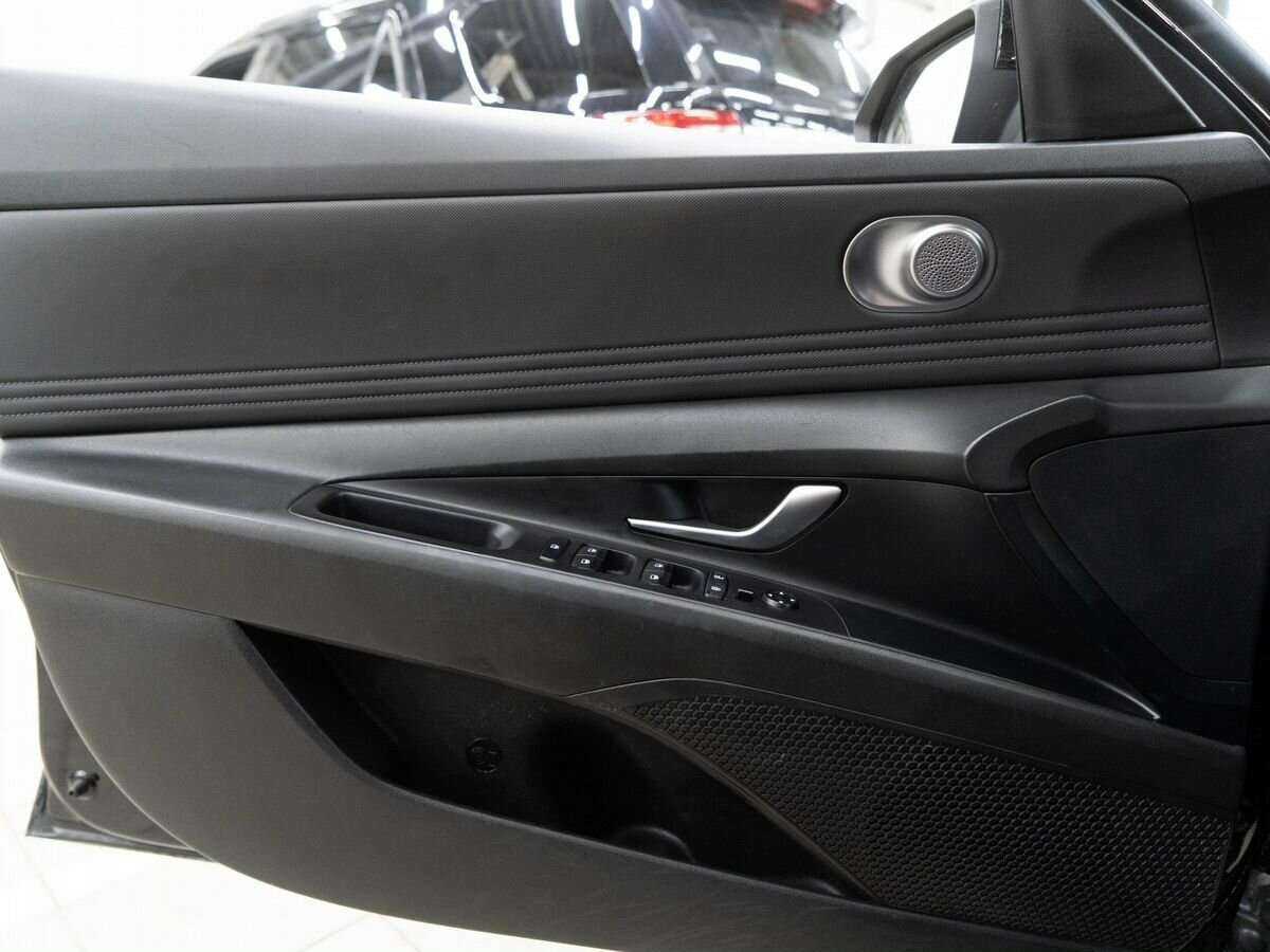 Hyundai Elantra с пробегом — 2021 год. Фото: #14