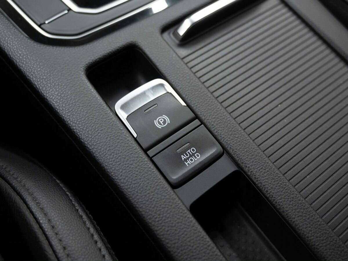 Volkswagen Passat с пробегом — 2019 год. Фото: #21