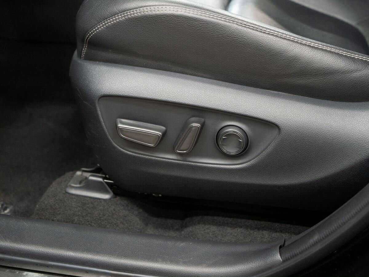 Toyota RAV4 с пробегом — 2020 год. Фото: #15