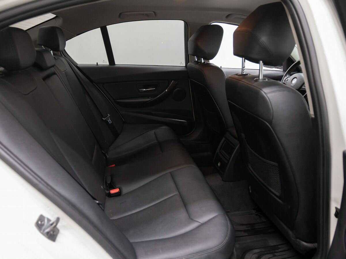 BMW 3 серии с пробегом — 2014 год. Фото: #9