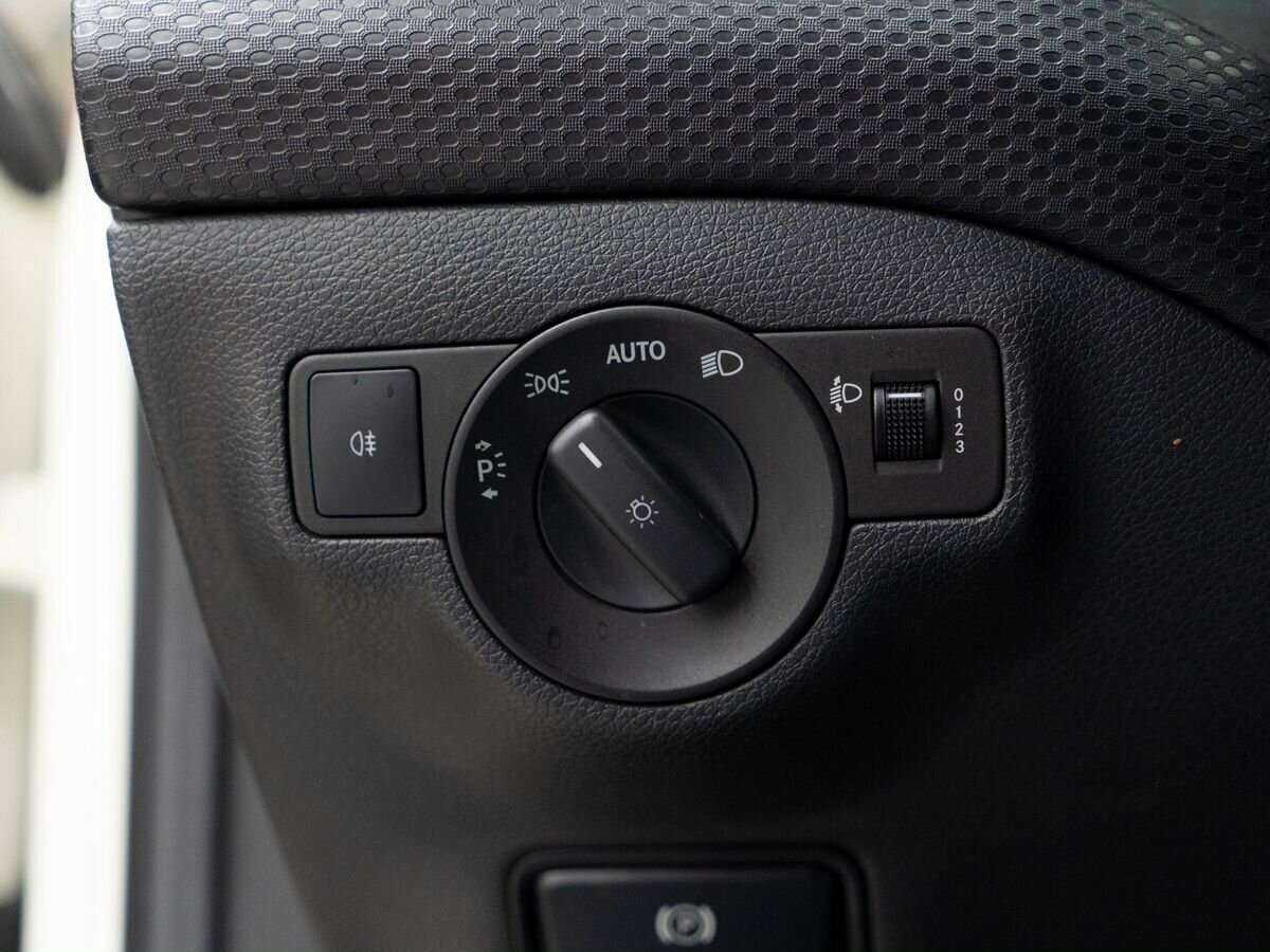 Mercedes-Benz A-Класс с пробегом — 2016 год. Фото: #14