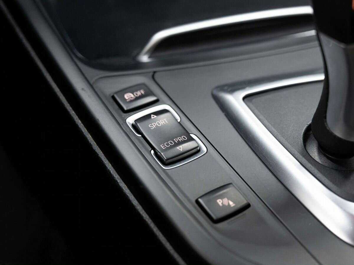 BMW 3 серии с пробегом — 2016 год. Фото: #22