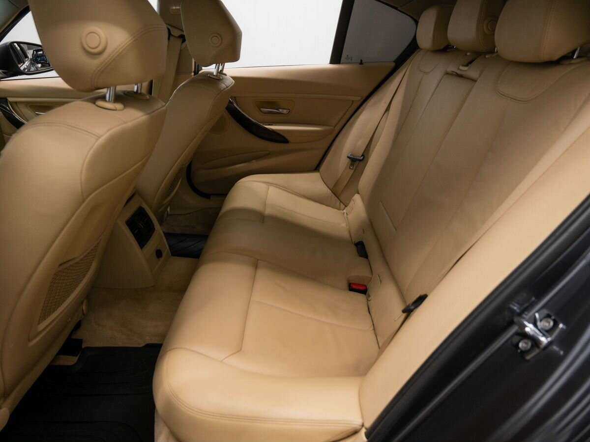 BMW 3 серии с пробегом — 2012 год. Фото: #8