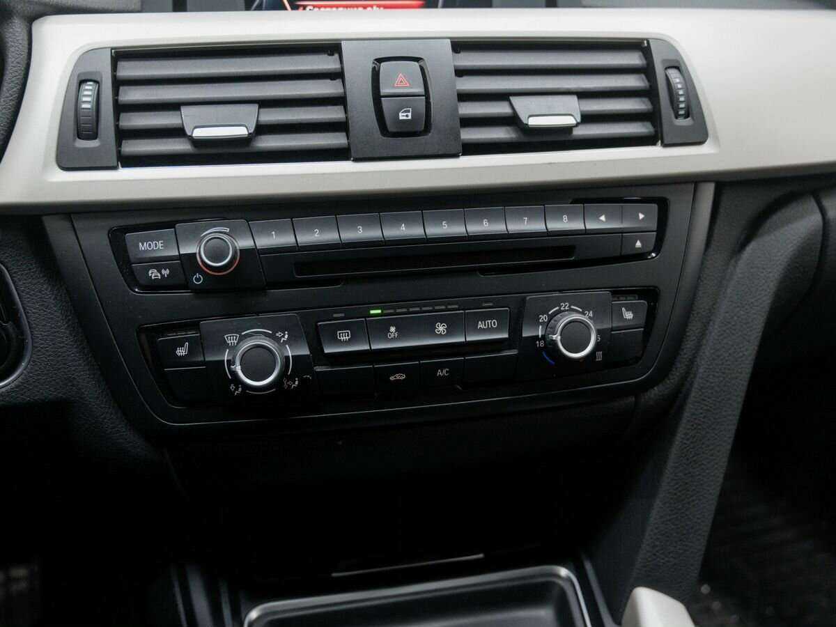 BMW 3 серии с пробегом — 2014 год. Фото: #19