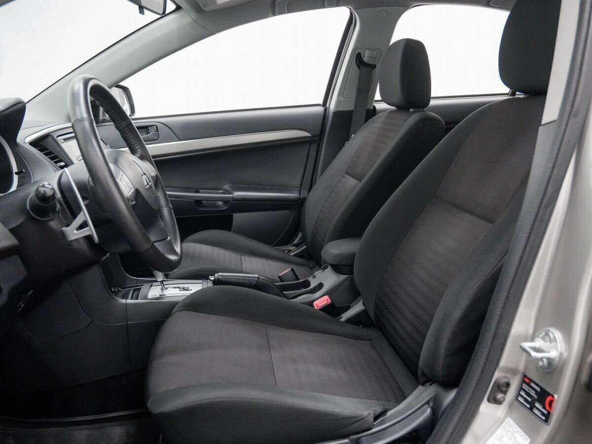 Mitsubishi Lancer с пробегом — 2012 год. Фото: #9