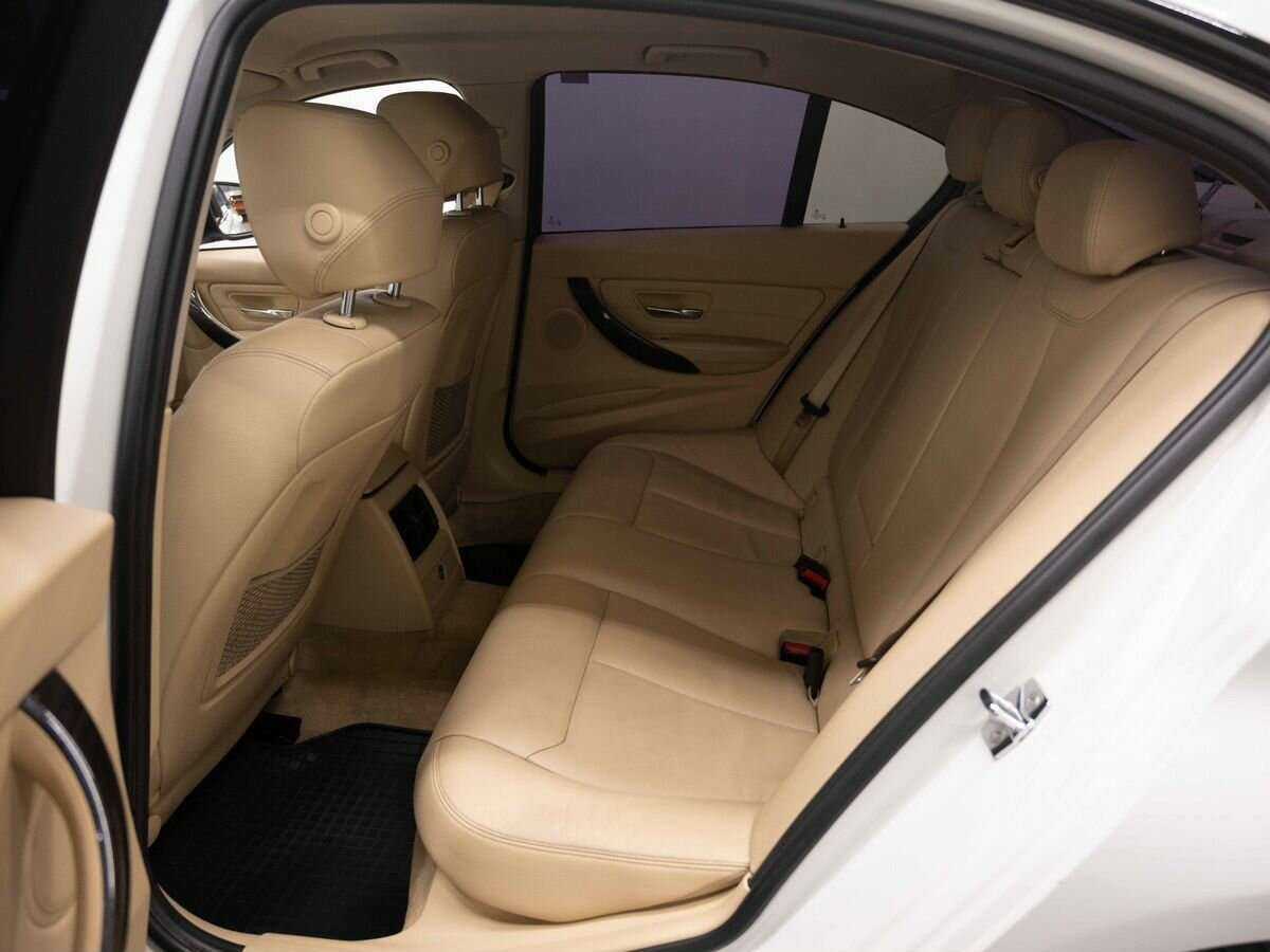 BMW 3 серии с пробегом — 2012 год. Фото: #8