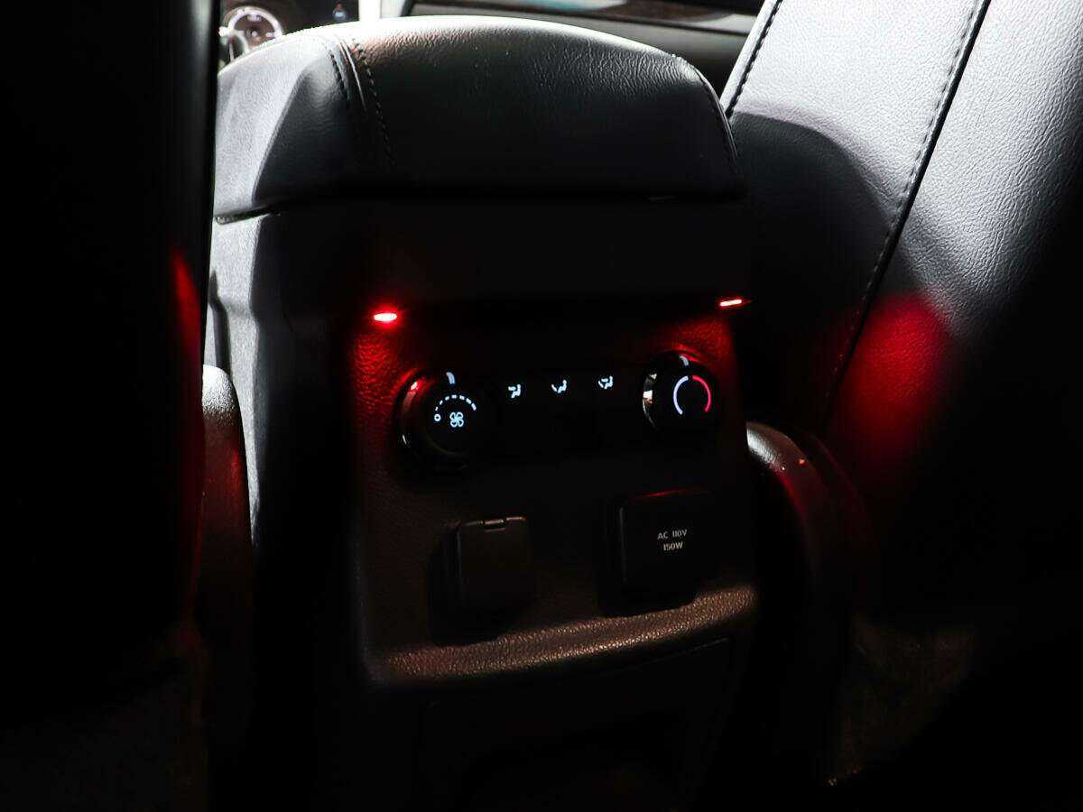 Ford Explorer с пробегом — 2012 год. Фото: #25