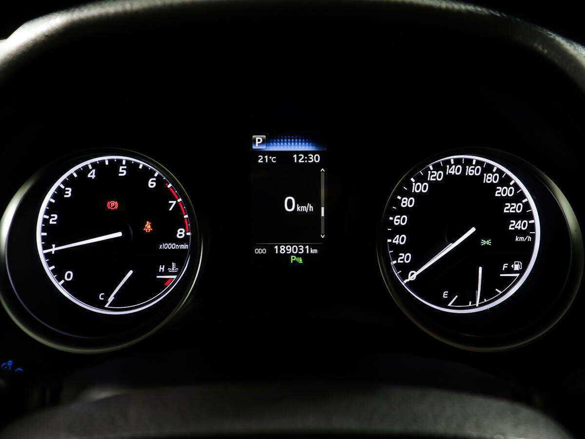 Toyota Camry с пробегом — 2020 год. Фото: #12