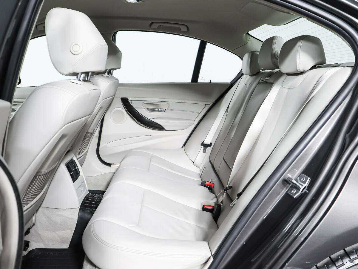 BMW 3 серии с пробегом — 2012 год. Фото: #9