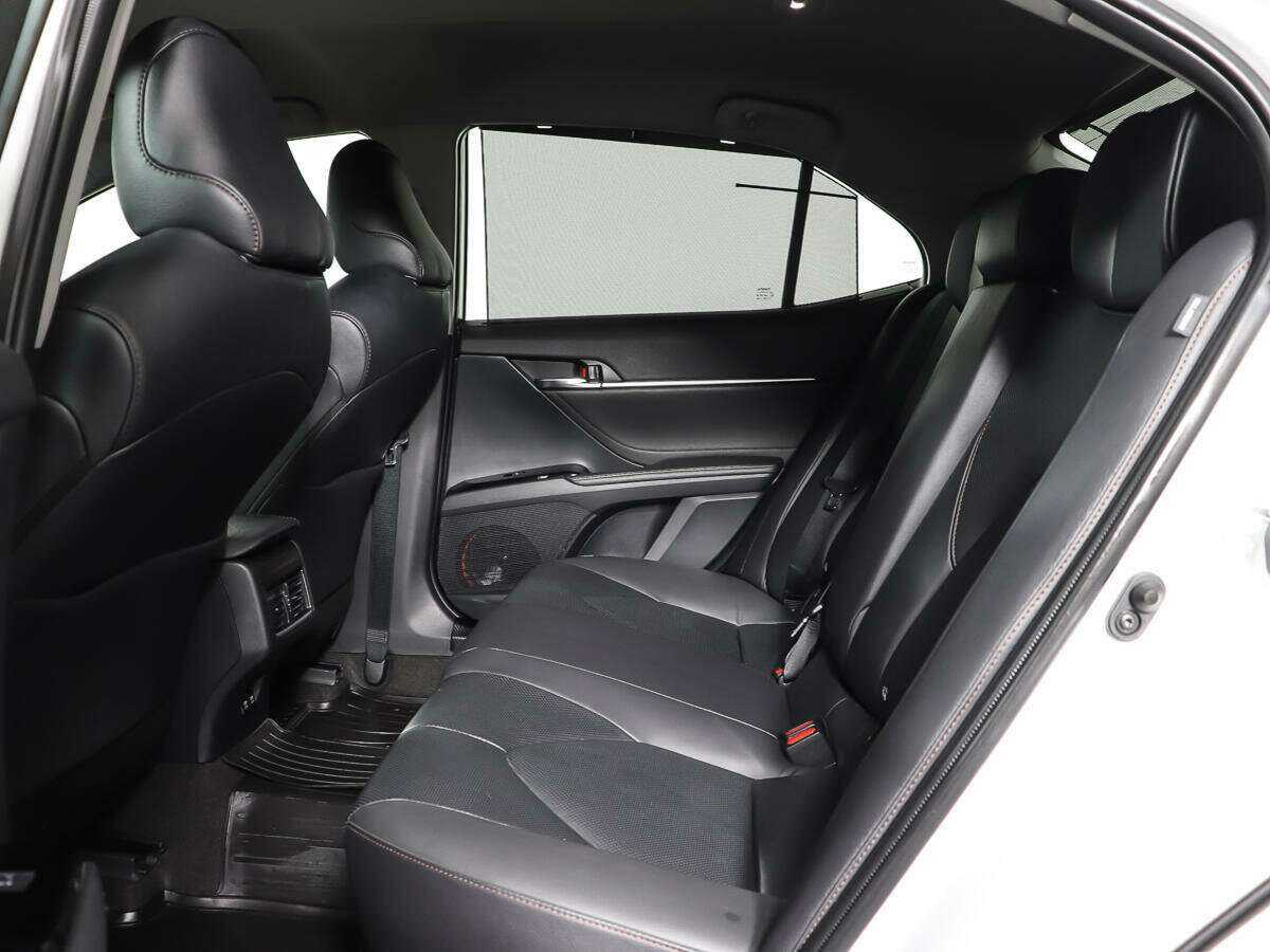 Toyota Camry с пробегом — 2020 год. Фото: #7