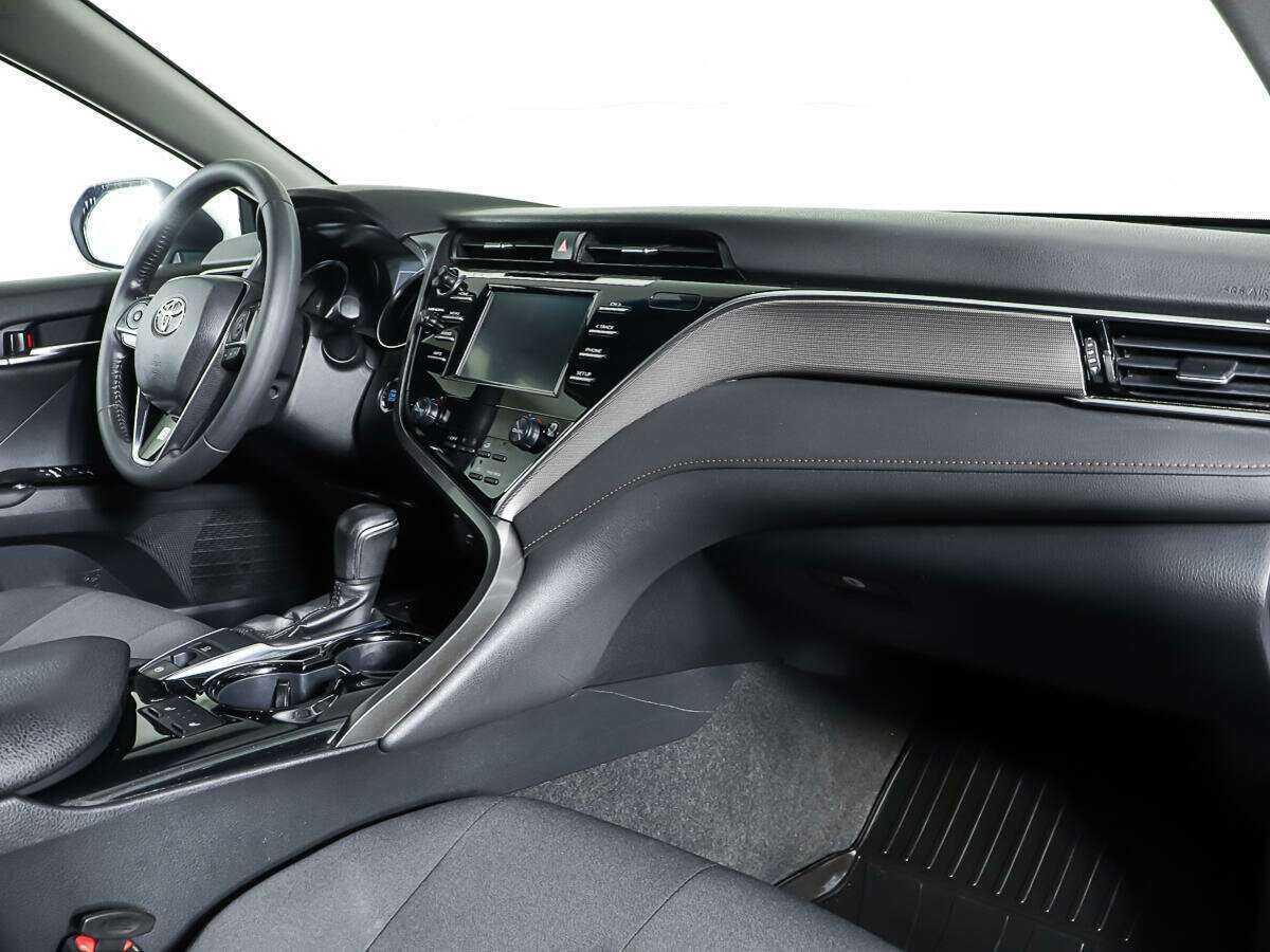 Toyota Camry с пробегом — 2020 год. Фото: #8