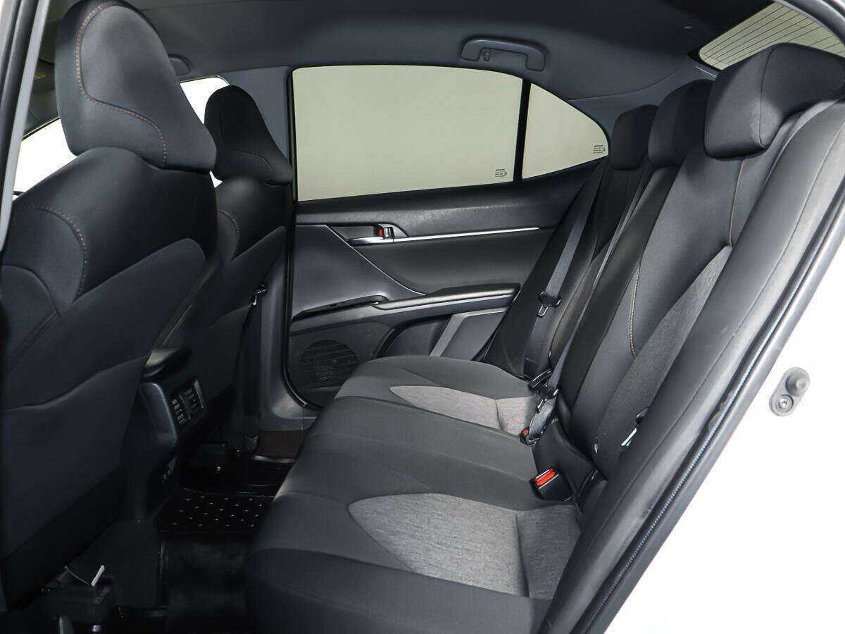 Toyota Camry с пробегом — 2020 год. Фото: #9