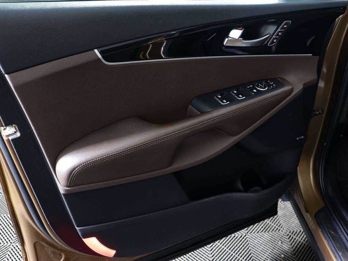 Kia Sorento с пробегом — 2017 год. Фото: #16