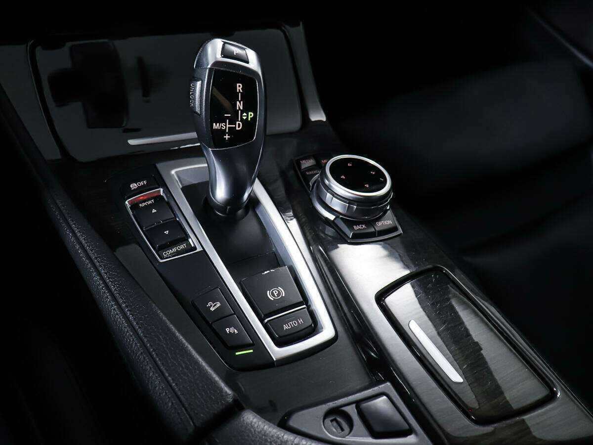 BMW 5 серии с пробегом — 2012 год. Фото: #18