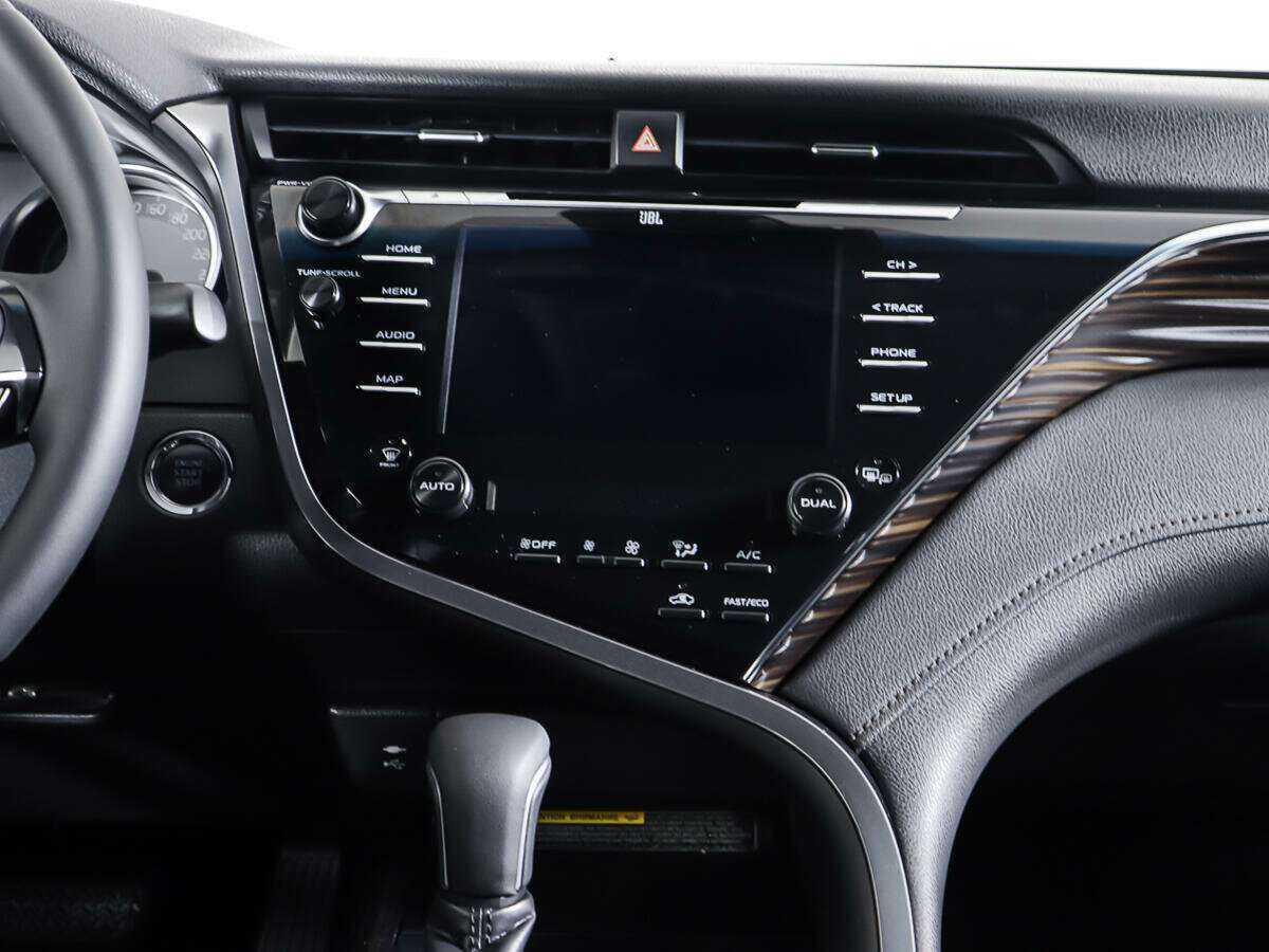 Toyota Camry с пробегом — 2018 год. Фото: #11