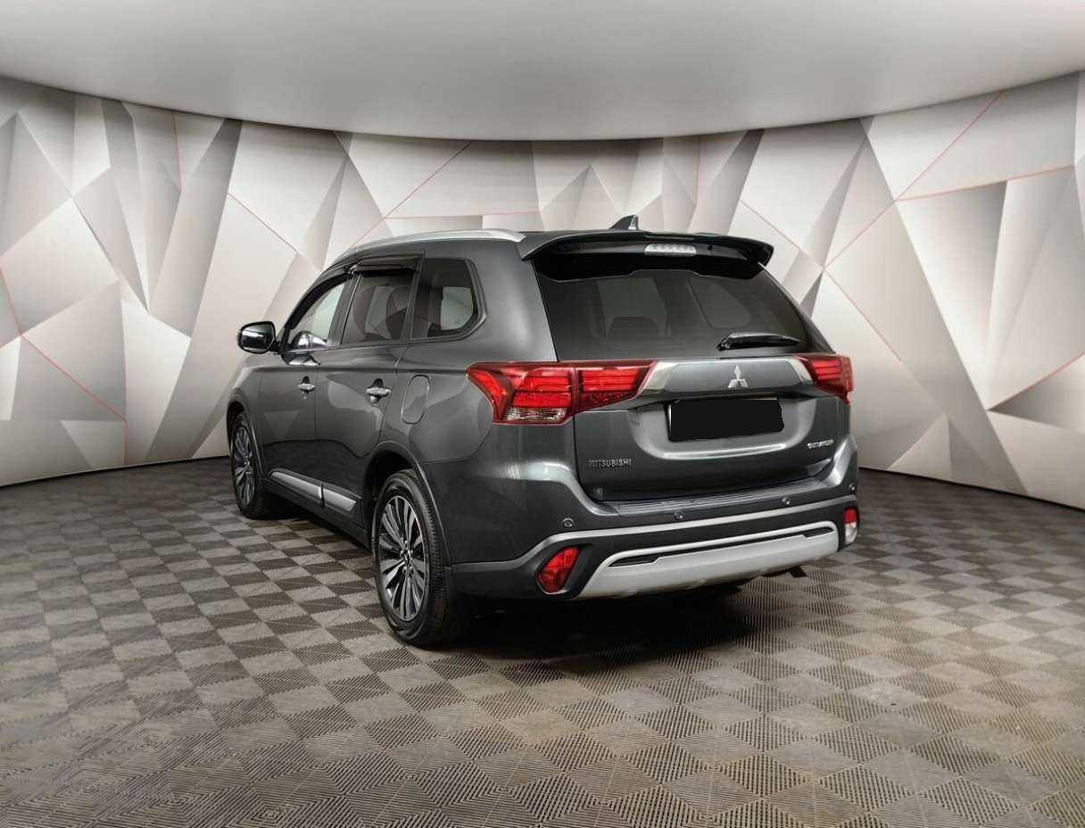 Mitsubishi Outlander с пробегом — 2019 год. Фото: #3