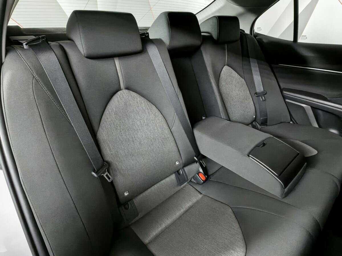 Toyota Camry с пробегом — 2021 год. Фото: #12