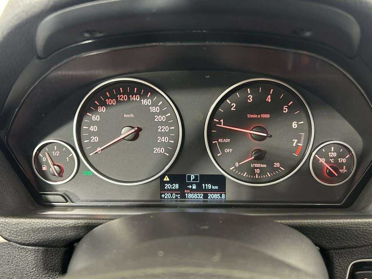 BMW 3 серии с пробегом — 2014 год. Фото: #10