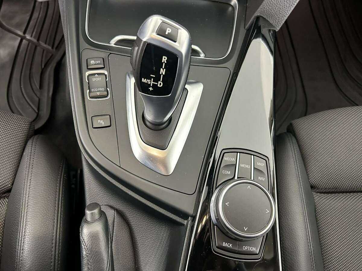 BMW 3 серии с пробегом — 2016 год. Фото: #12