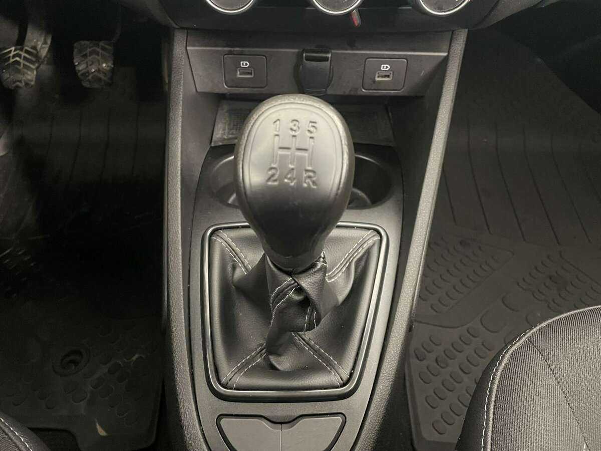 Lada (ВАЗ) Vesta с пробегом — 2023 год. Фото: #12