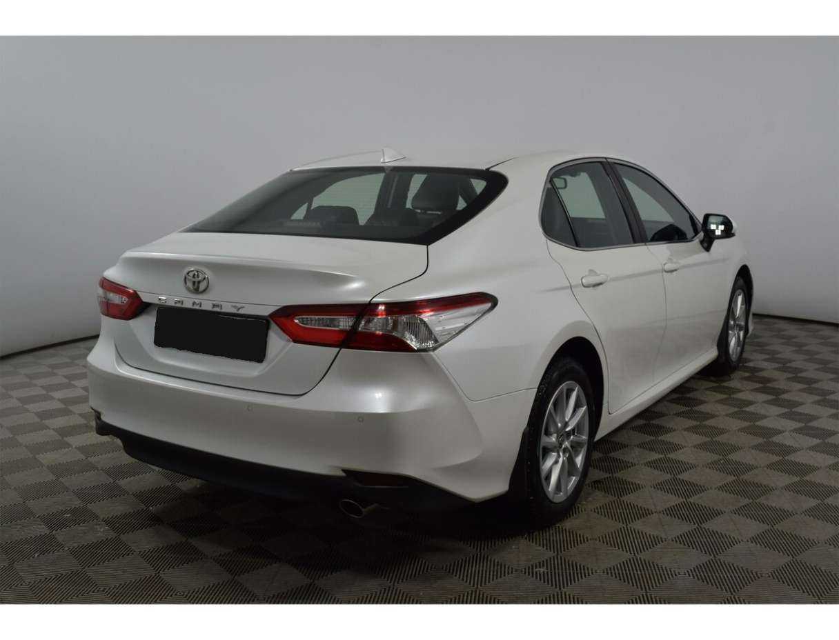 Toyota Camry с пробегом — 2021 год. Фото: #4