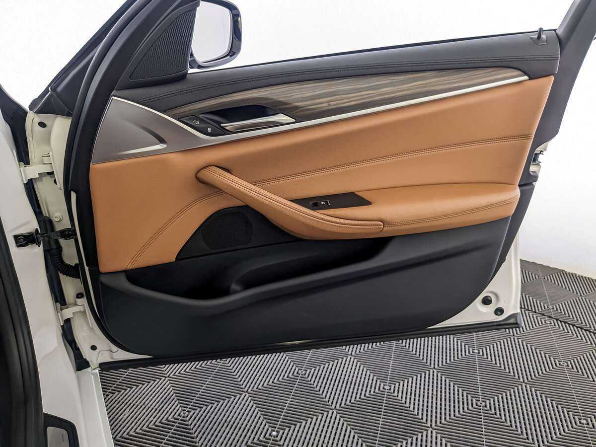 BMW 5 серии с пробегом — 2017 год. Фото: #18