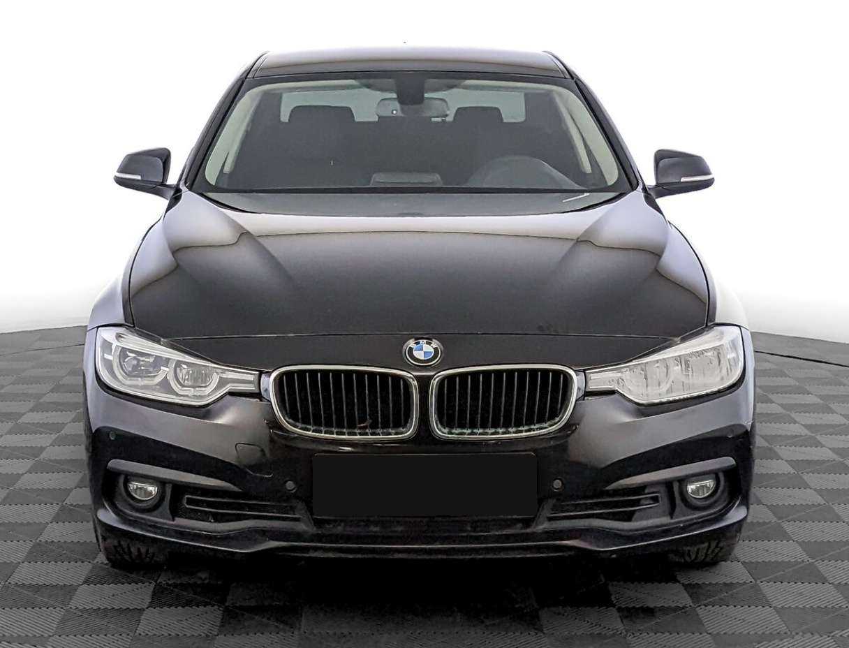 BMW 3 серии с пробегом — 2018 год. Фото: #1