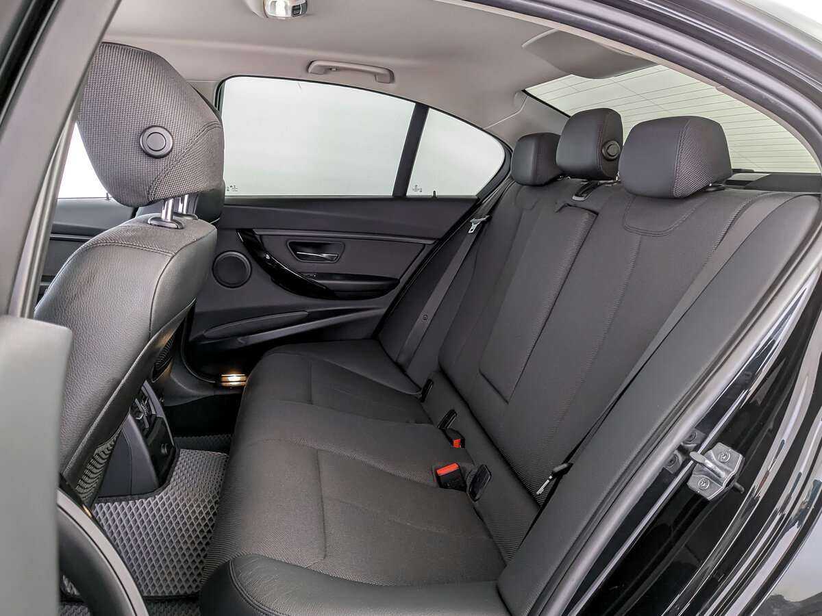 BMW 3 серии с пробегом — 2018 год. Фото: #9