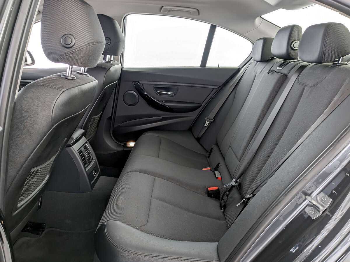 BMW 3 серии с пробегом — 2018 год. Фото: #11