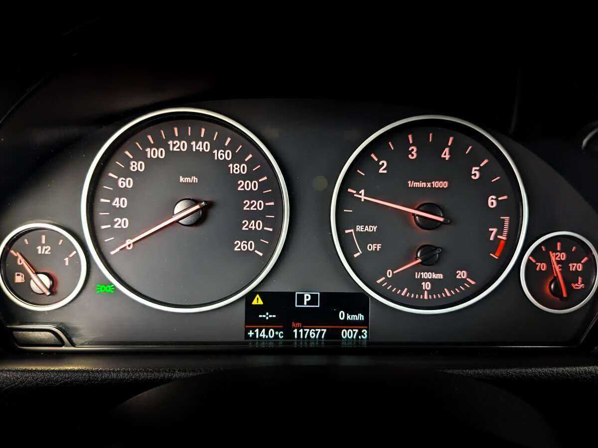 BMW 3 серии с пробегом — 2017 год. Фото: #9