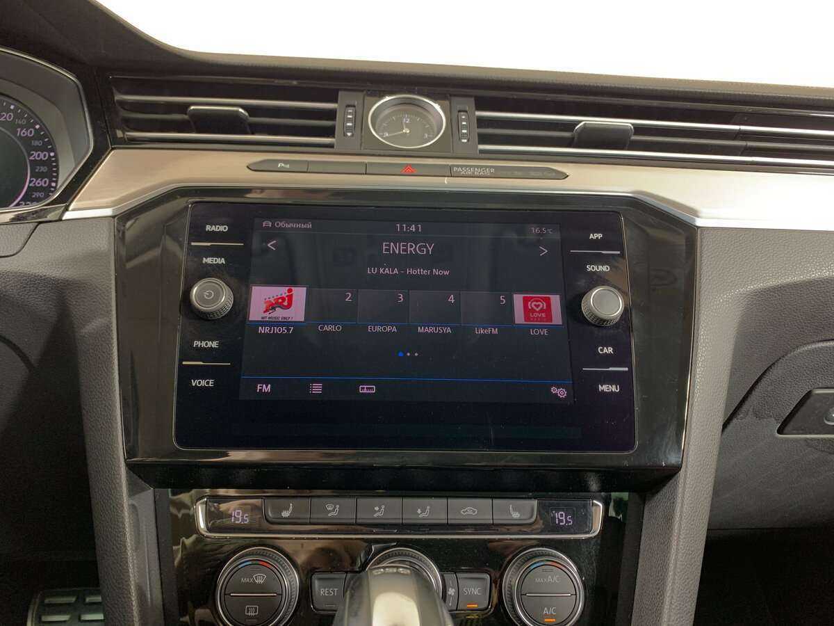 Volkswagen Passat с пробегом — 2019 год. Фото: #12