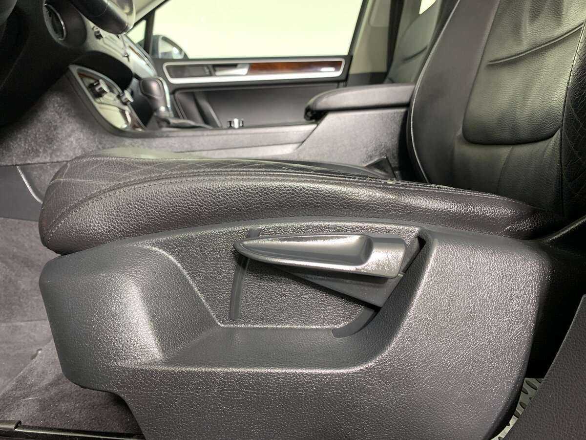 Volkswagen Touareg с пробегом — 2012 год. Фото: #14