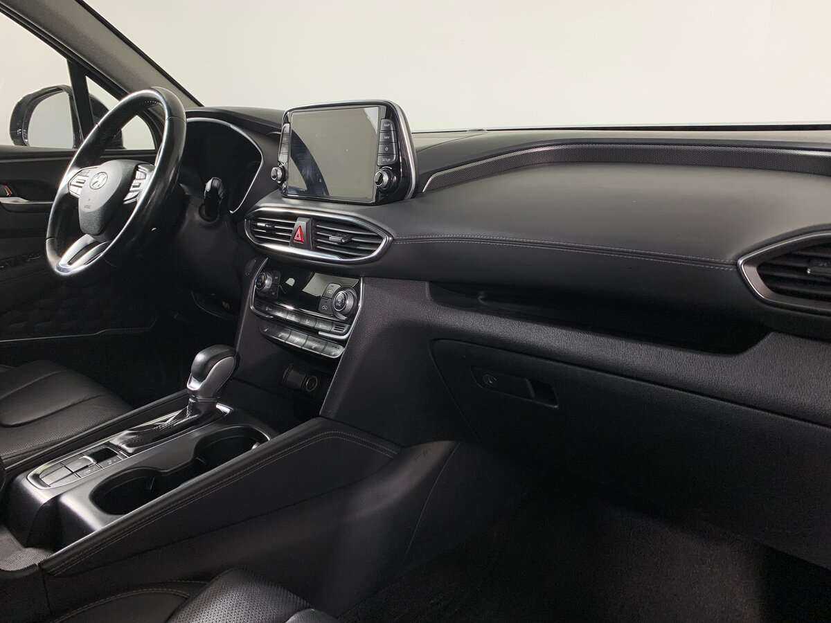 Hyundai Santa Fe с пробегом — 2018 год. Фото: #10
