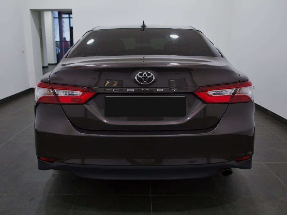 Toyota Camry с пробегом — 2020 год. Фото: #3