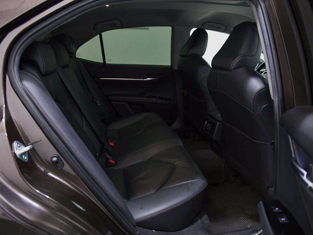 Toyota Camry с пробегом — 2020 год. Фото: #4