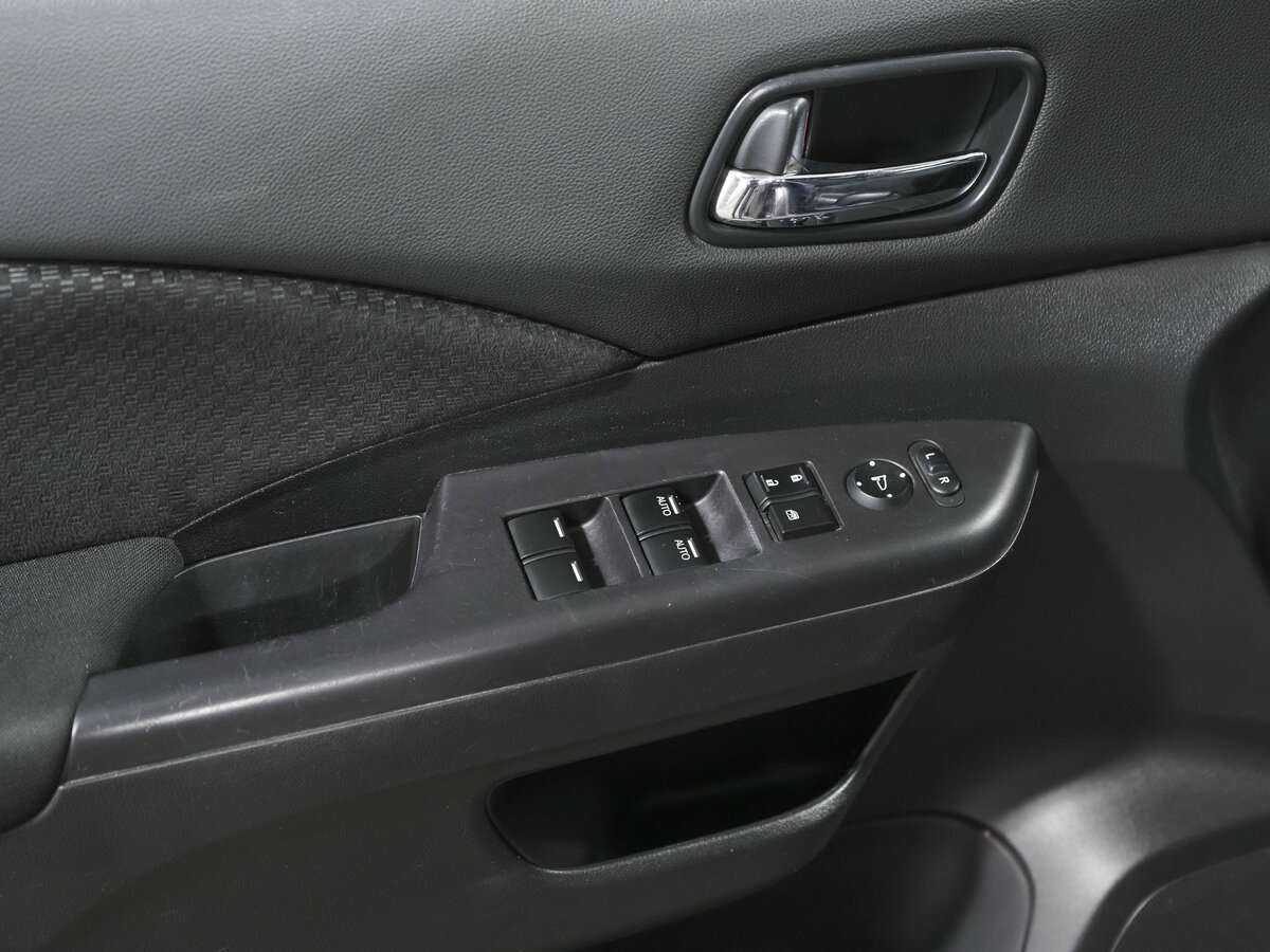 Honda CR-V с пробегом — 2015 год. Фото: #13