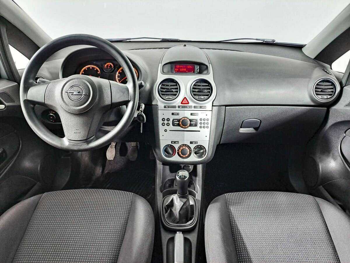 Opel Corsa с пробегом — 2012 год. Фото: #11
