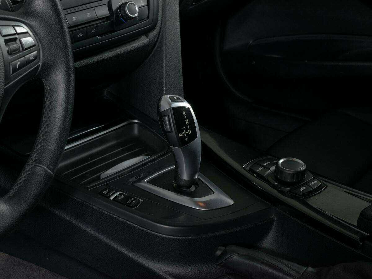 BMW 3 серии с пробегом — 2014 год. Фото: #14