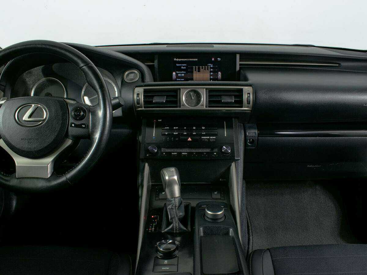 Lexus IS с пробегом — 2014 год. Фото: #6