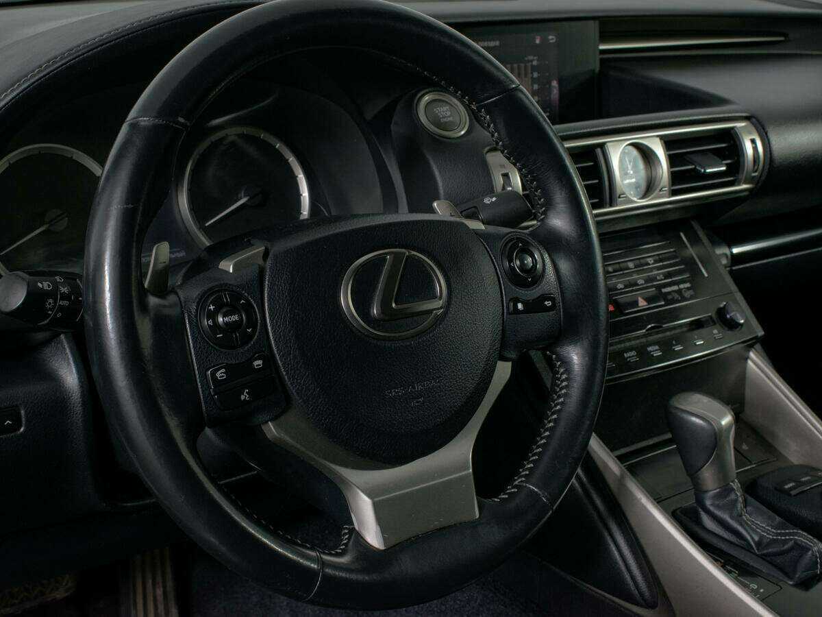 Lexus IS с пробегом — 2014 год. Фото: #11