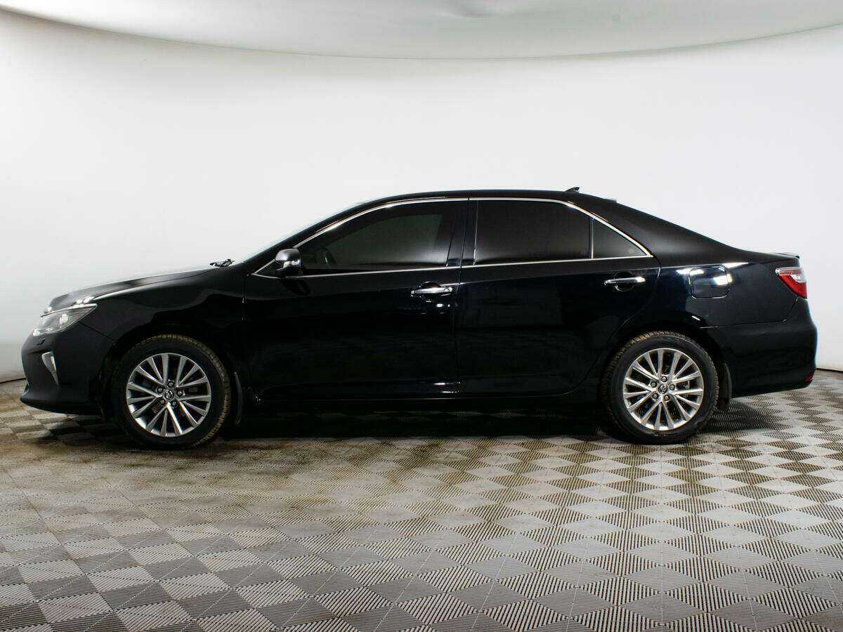 Toyota Camry с пробегом — 2017 год. Фото: #6