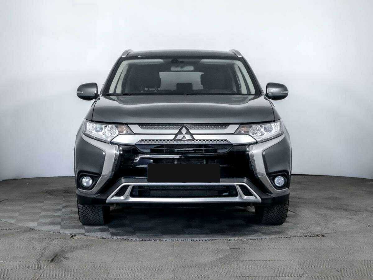 Mitsubishi Outlander с пробегом — 2018 год. Фото: #1
