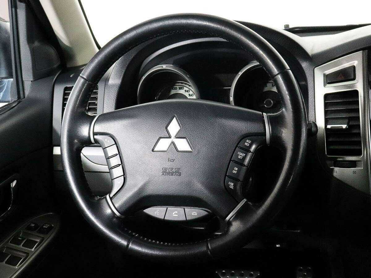 Mitsubishi Pajero с пробегом — 2018 год. Фото: #9