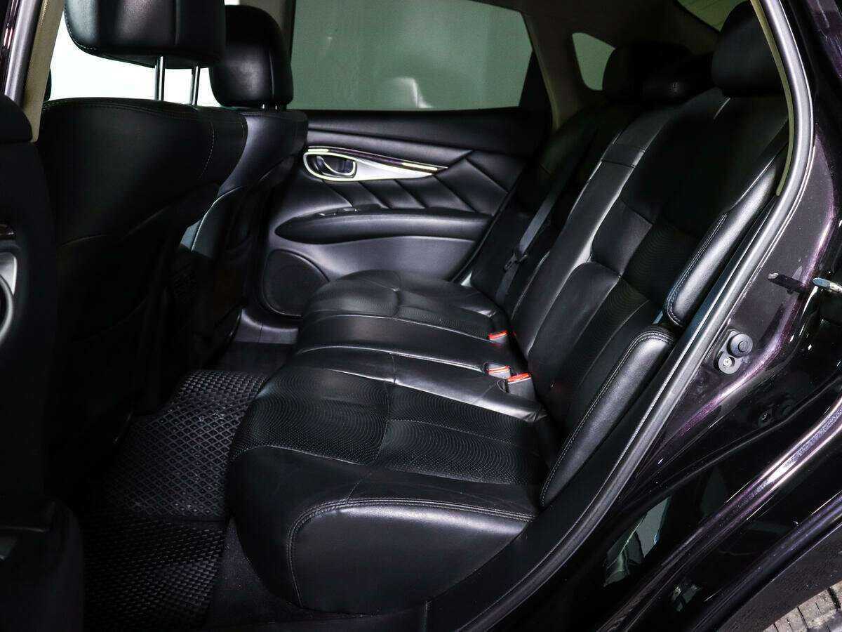 Infiniti Q70 с пробегом — 2014 год. Фото: #4