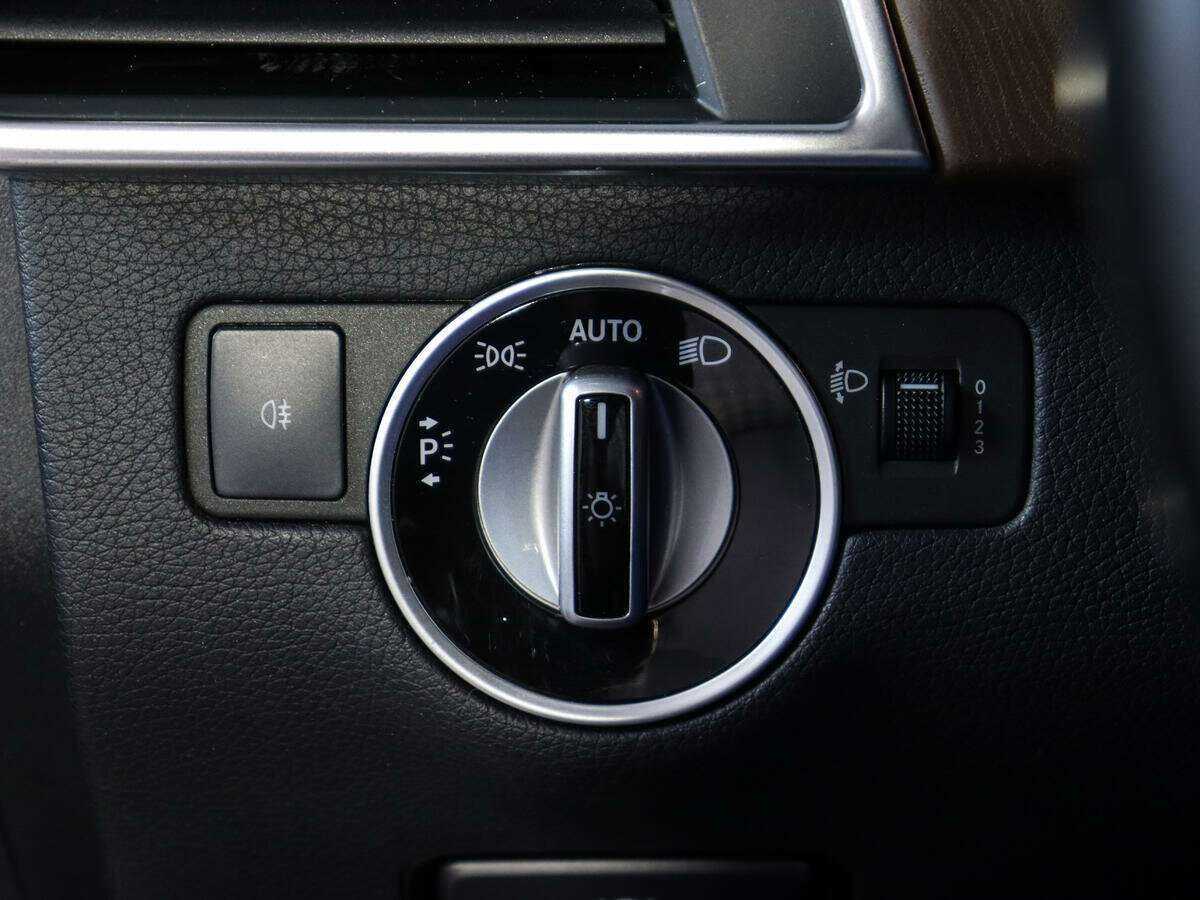 Mercedes-Benz M-Класс с пробегом — 2012 год. Фото: #17