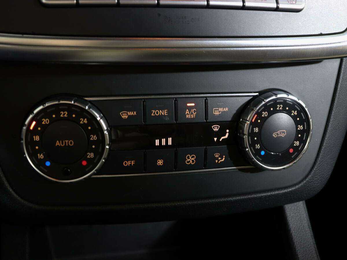 Mercedes-Benz M-Класс с пробегом — 2012 год. Фото: #21